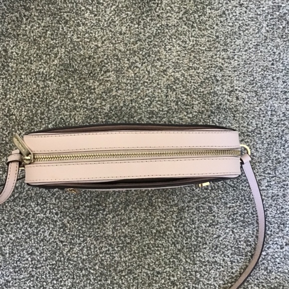 Like New Michael Kors Jet Set pink Saffiano leather messenger crossbody bag - Picture 7 of 7